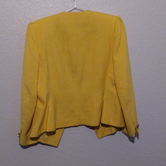 Yellow Blazer - Picture 5 of 6